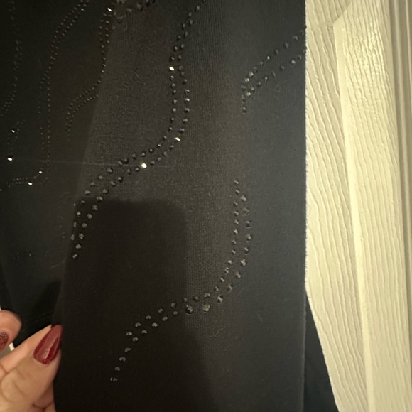 Chico's Black Long Sleeve V-Neck sweater with sparkle - Picture 3 of 4